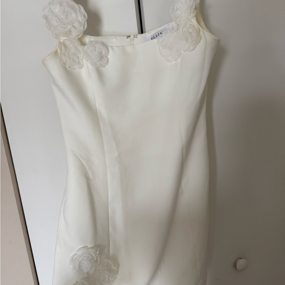 Elegant White Dress with Floral Accents